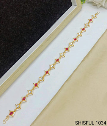 Stylish Rajasthani Matha Patti Maang Tikka for Girls & Women And Traditional Gold Plated Kundan Pearl Maang Tikka with Stone Centerpiece for Women & Bridal Wear