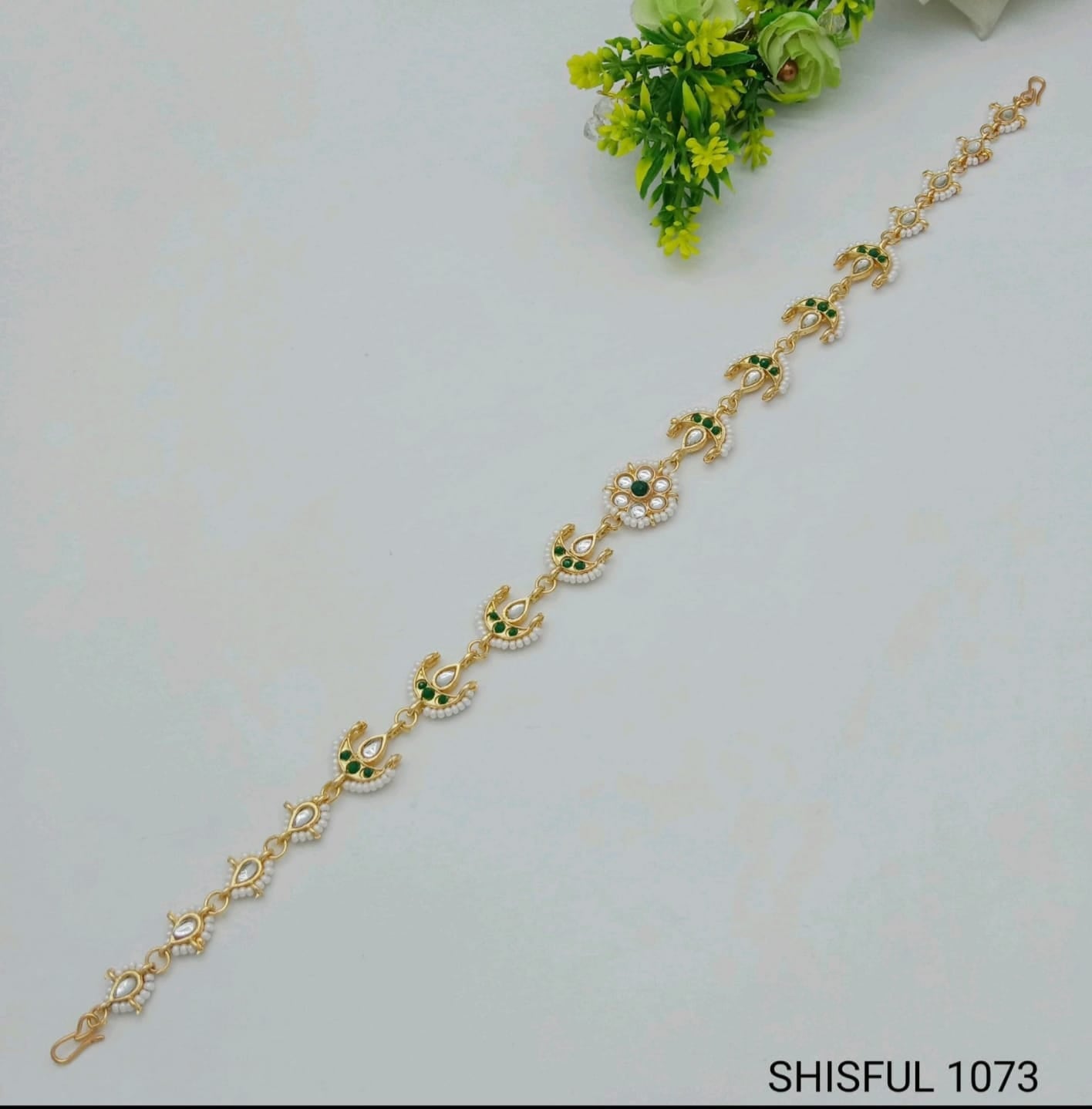 Stylish Rajasthani Matha Patti Maang Tikka for Girls & Women And Traditional Gold Plated Kundan Pearl Maang Tikka with Stone Centerpiece for Women & Bridal Wear