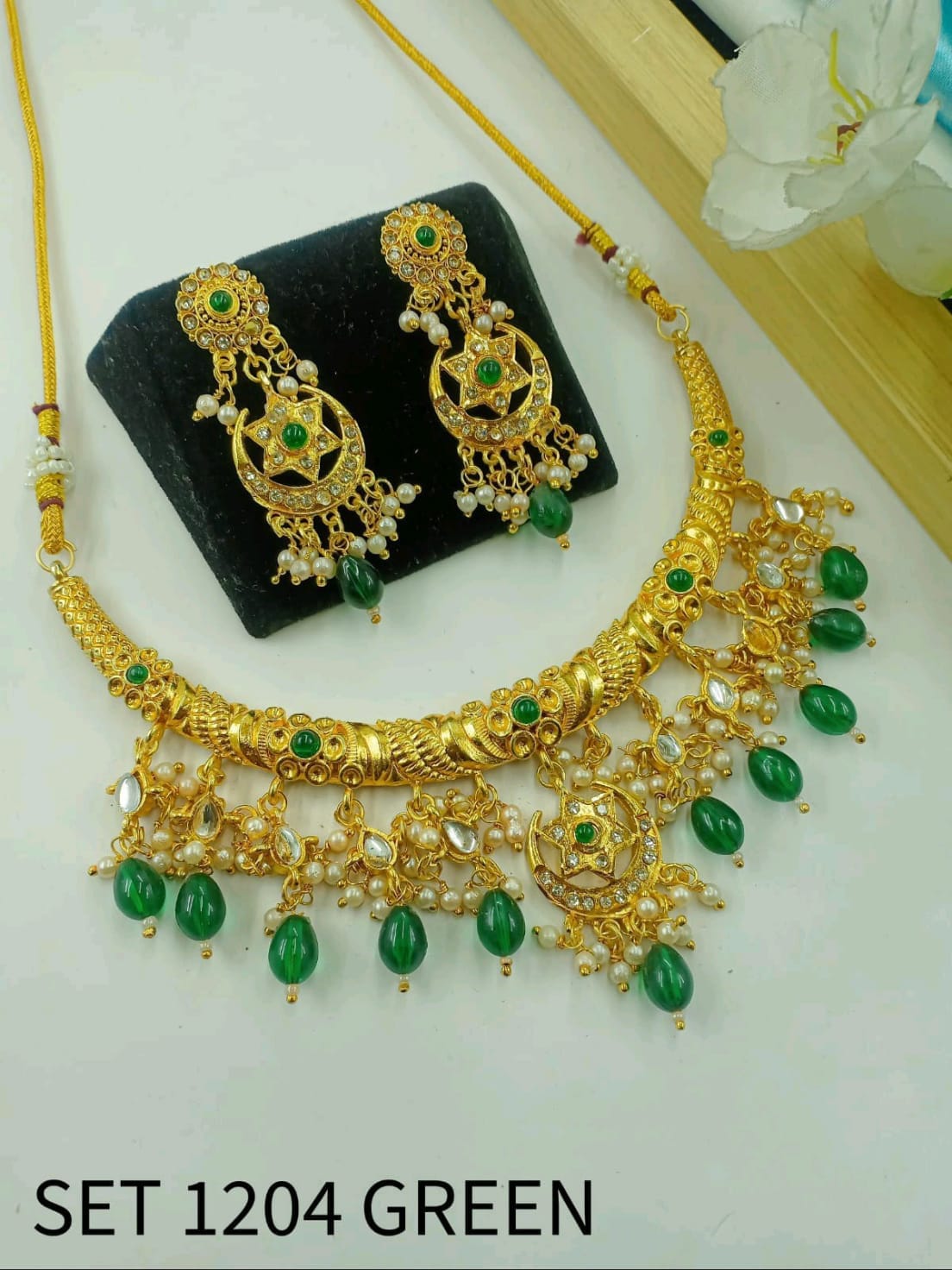 Royal Traditional Gold Finish Necklace With Earring For Women