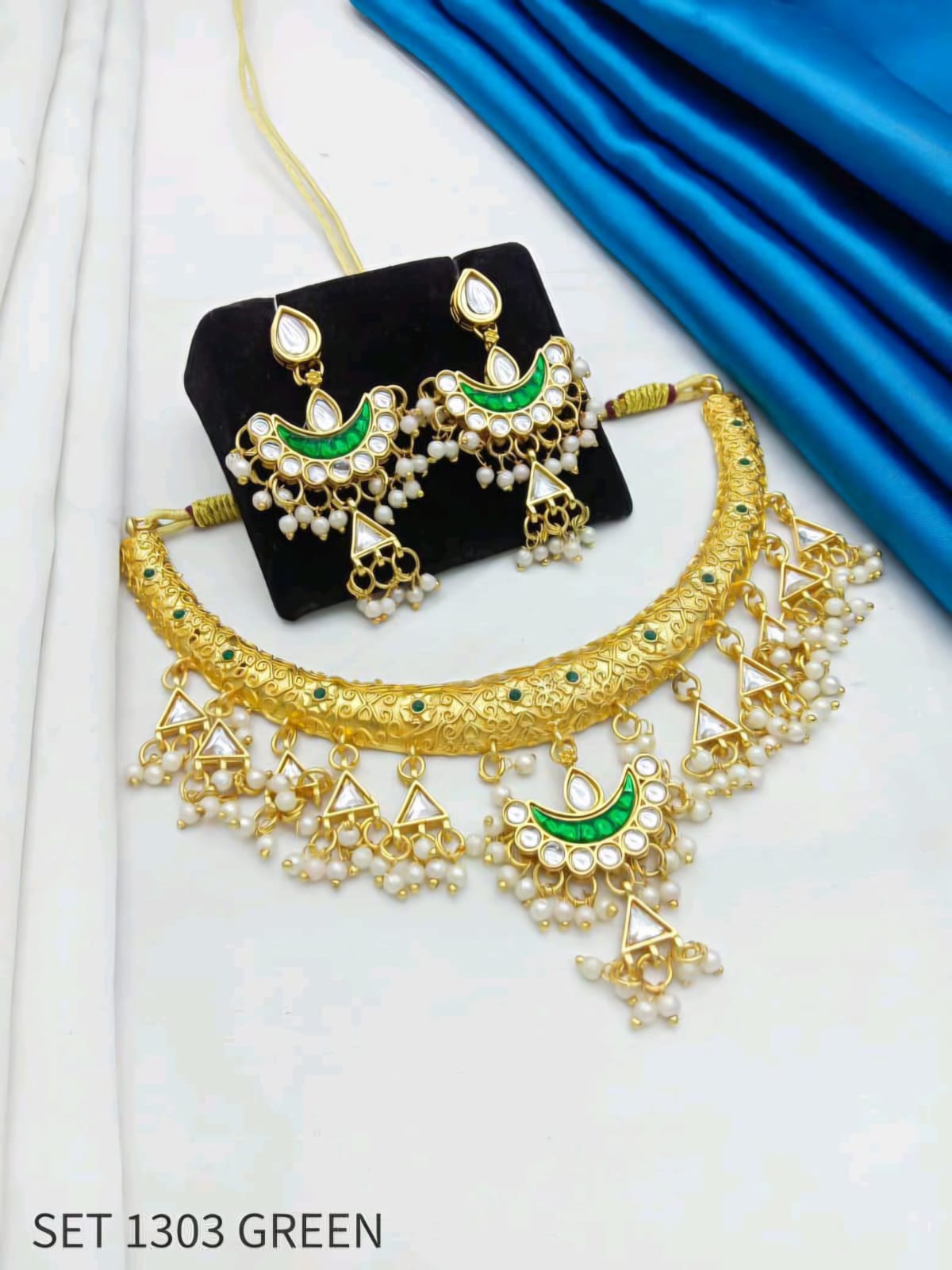 Royal Traditional Gold Finish Necklace With Earring For Women