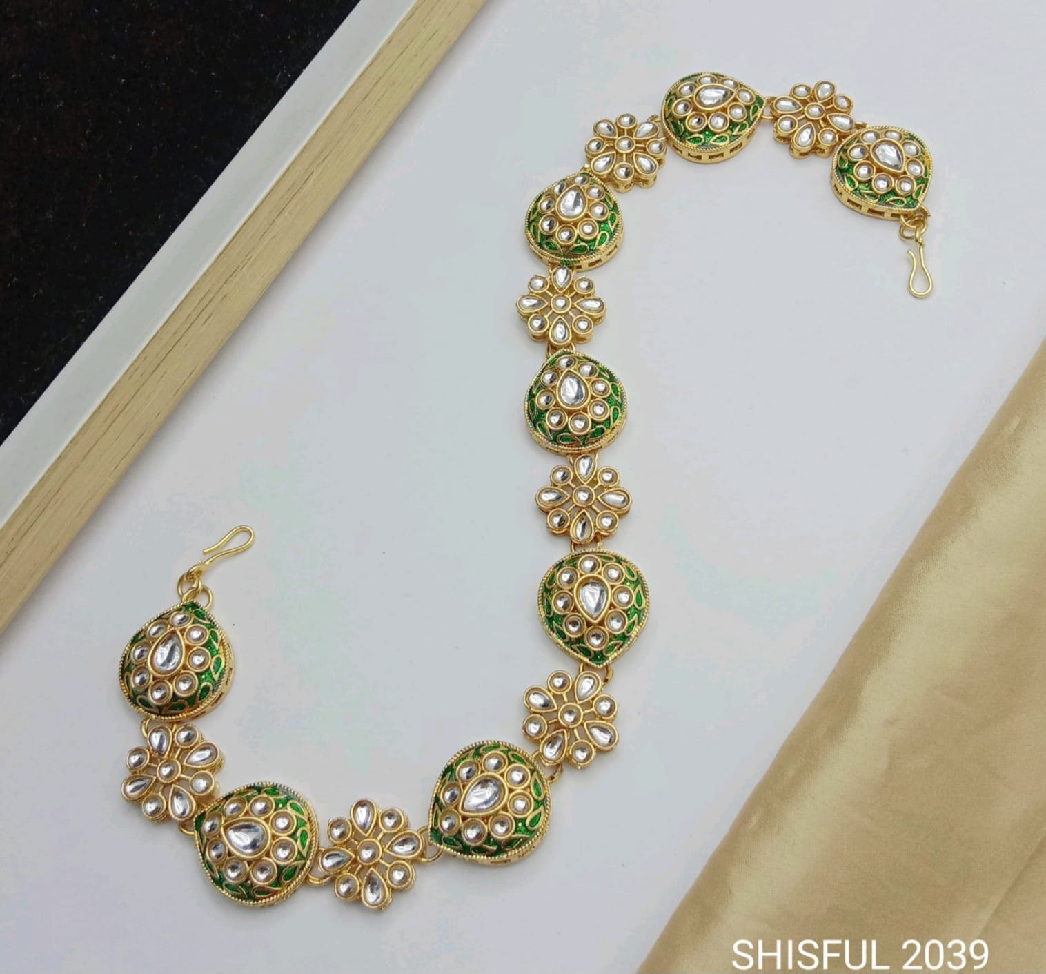 Stylish Rajasthani Matha Patti Maang Tikka for Girls & Women And Traditional Gold Plated Kundan Pearl Maang Tikka with Stone Centerpiece for Women & Bridal Wear