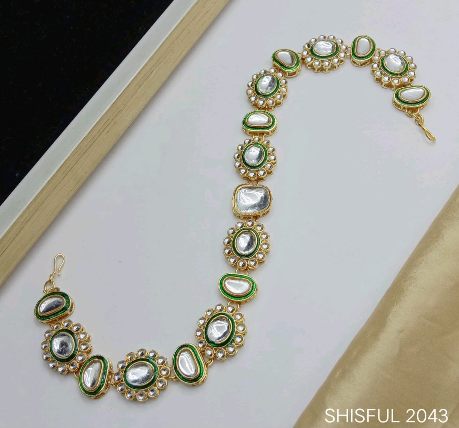 Stylish Rajasthani Matha Patti Maang Tikka for Girls & Women And Traditional Gold Plated Kundan Pearl Maang Tikka with Stone Centerpiece for Women & Bridal Wear