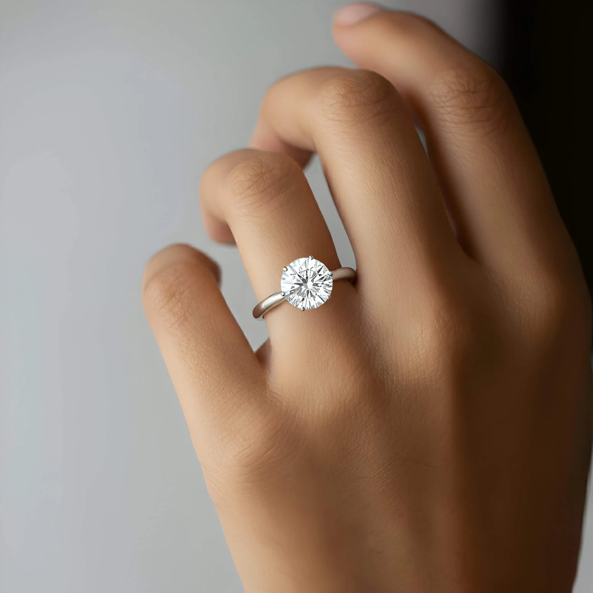 Silver Airelle Round Solitaire Ring